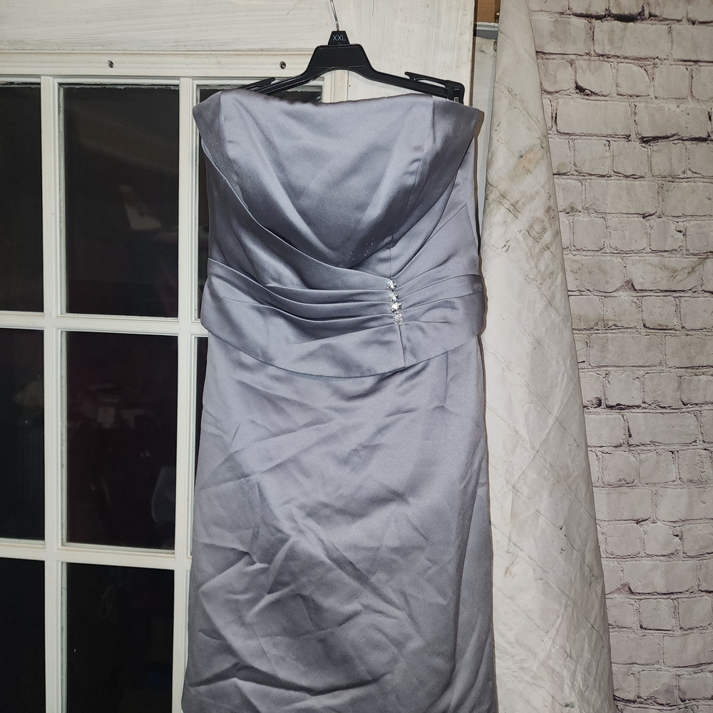Chic Strapless Silver Dress